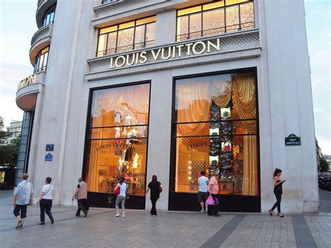 louis vuitton french purse price|louis vuitton store paris france.